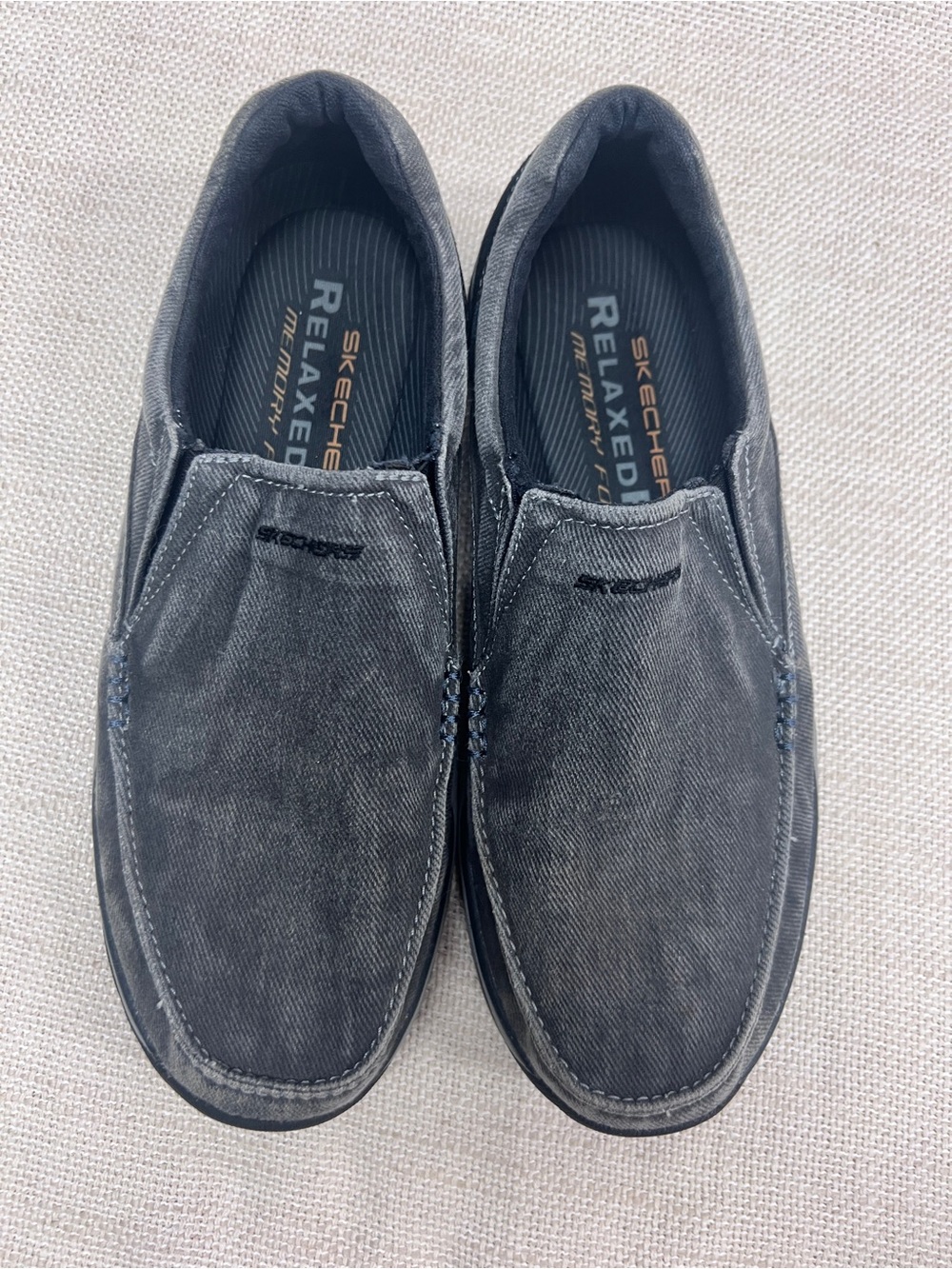 Skechers Avillo Relaxed Fit Slip-On Loafers Men's 9.5 Black Gray